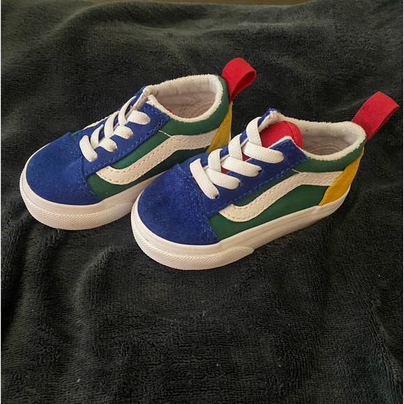 Colorful Vans - Picture 3 of 3